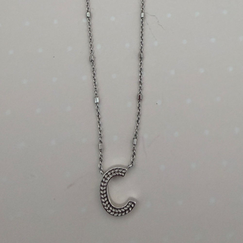 Kendra Scott Pendant Initial necklace (C)